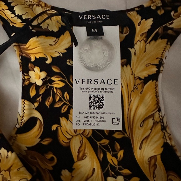 Versace Baroque Printed Cropped Tank Top - Picture 4 of 12